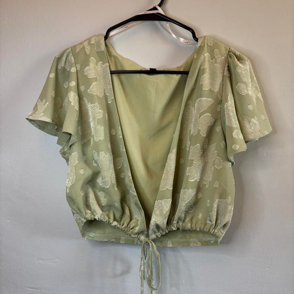 Lulus Sage Green Floral Crop Top Tie Front Short Sleeve Blouse M